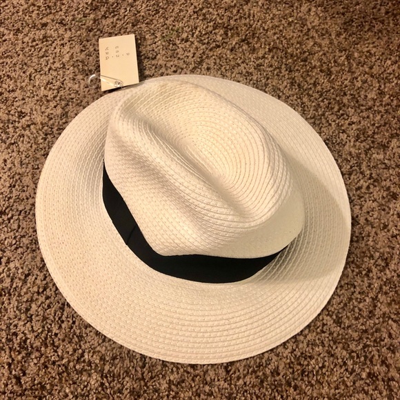 Black and White hipster hats - Picture 4 of 4